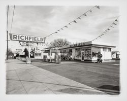 Axton Richfield Service Station, Santa Rosa, California, 1959 (Digital Object)
