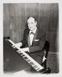 Art Fadden at the piano in the Flamingo Hotel, Santa Rosa, California, 1960 (Digital Object)