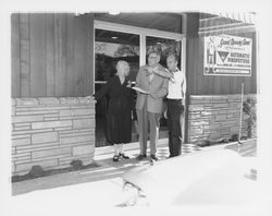 Melvin S. and Flora Ann Cobb with an unidentified man in front of Holiday Bowl, Santa Rosa, California, 1959 (Digital Object)