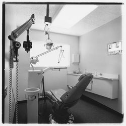 Dental examination room in the Empire Dental Building, Santa Rosa, California, 1971 (Digital Object)