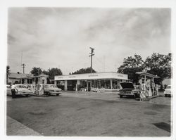 Lyle&#39;s Wilshire Station, Santa Rosa, California, 1959 (Digital Object)