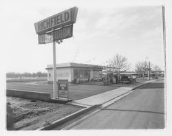Chet&#39;s Richfield Service, Santa Rosa, California, 1959 (Digital Object)