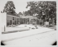 Medical building at 50 Montgomery Drive, Santa Rosa, California, 1958 (Digital Object)